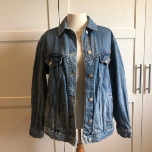 Jeans jacka - Oversized jeans jacka från topshop petite. 