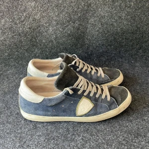 Philipe model skor - Tjena! Säljer nu dessa snygga skor från Philipe model. Priset kan diskuteras🤝Först till kvarn! Har man några fler frågor eller bilder är det bara att skriva🙏🙌