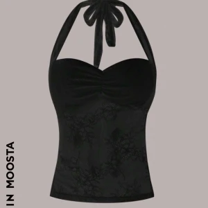 Svart fest topp från SHEIN - Jättesnygg festtopp från SHEIN, öppen i ryggen och helt oanvänd!!