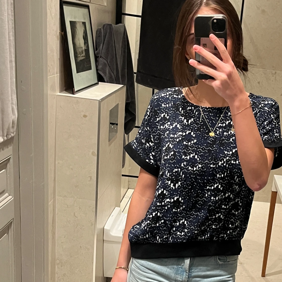 Mönstrad blå blus/ toppfrån Soaked in luxury