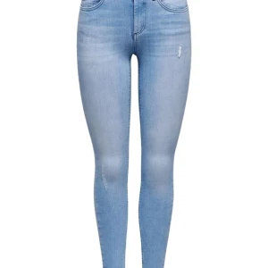 Skinny jeans - Skinny jeans , jätte snygga fast vill ej ha dom för dom nt passar mig 