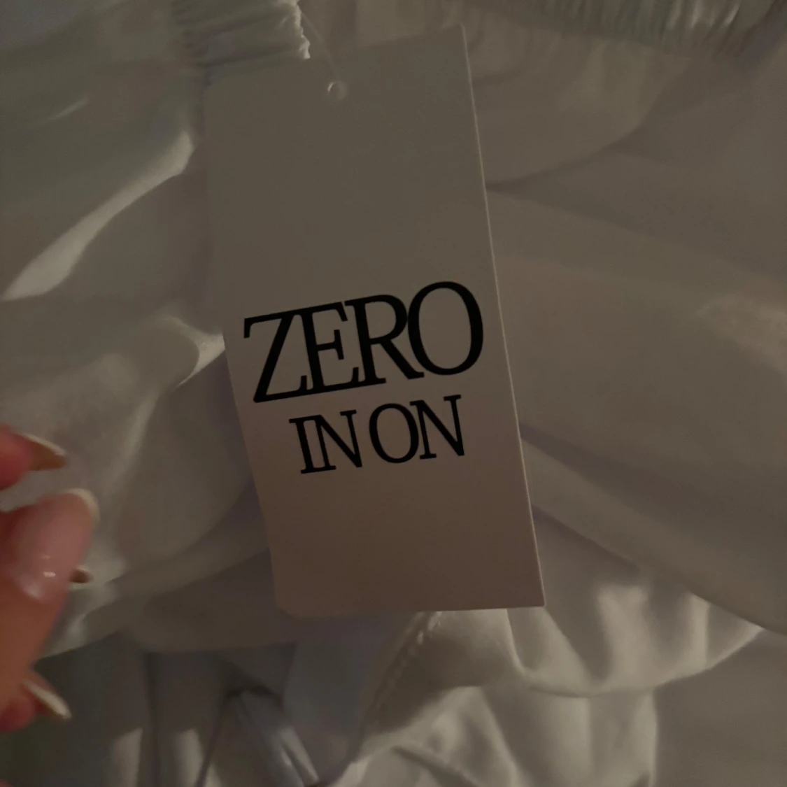 Vit långklänning med öppen rygg - 93