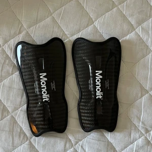 Monolit benskydd - Monolit benskydd, knappt använda Nypris 750kr