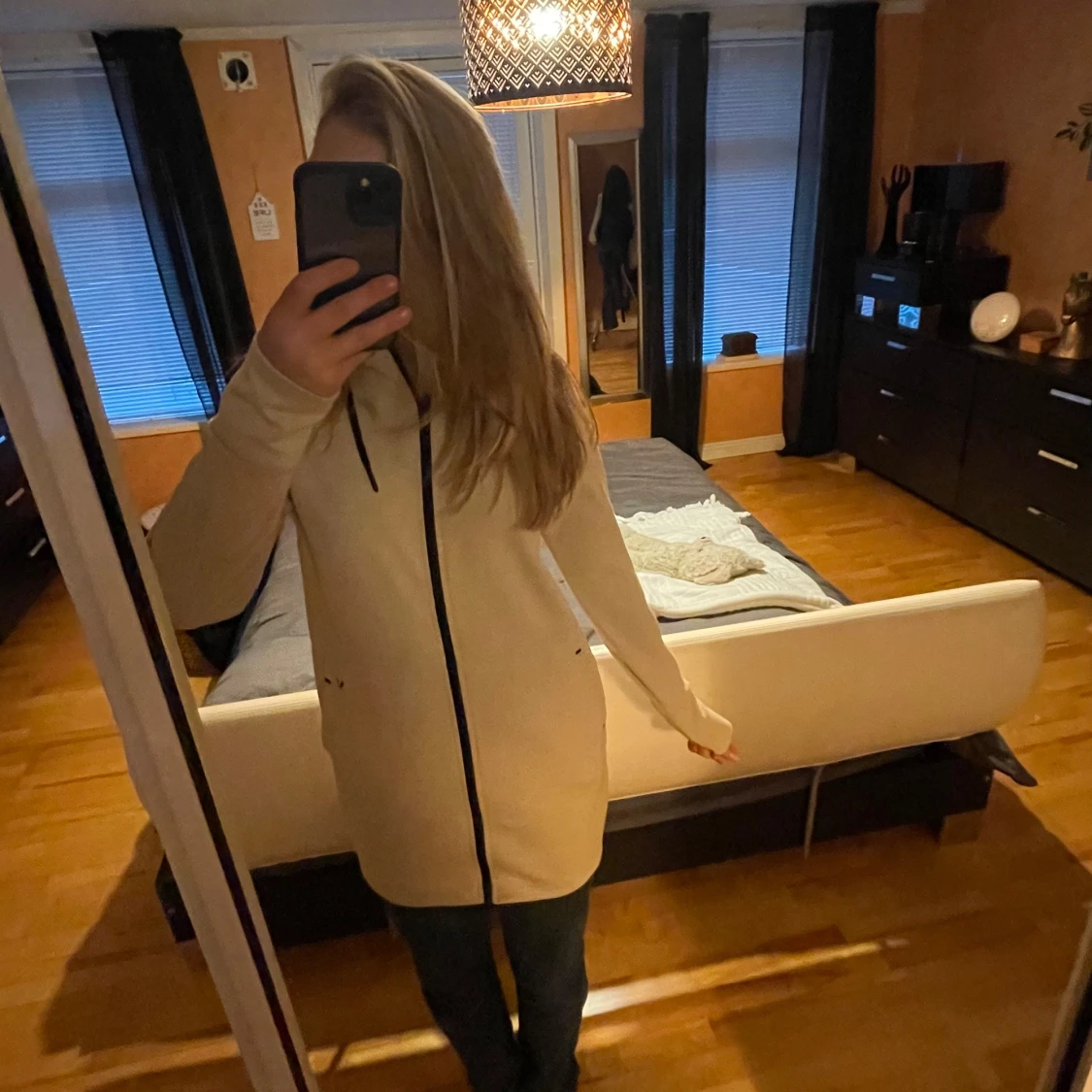 Beige långärmad jacka från SOC - 90