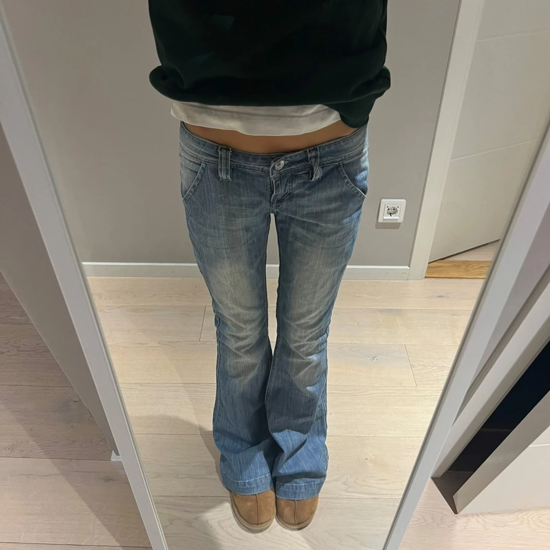 Blå lågmidjade bootcut jeans - 92