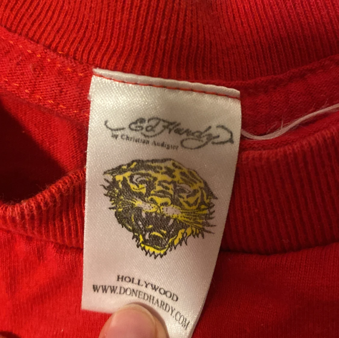 Röd Ed Hardy t-shirt med tryck - 90