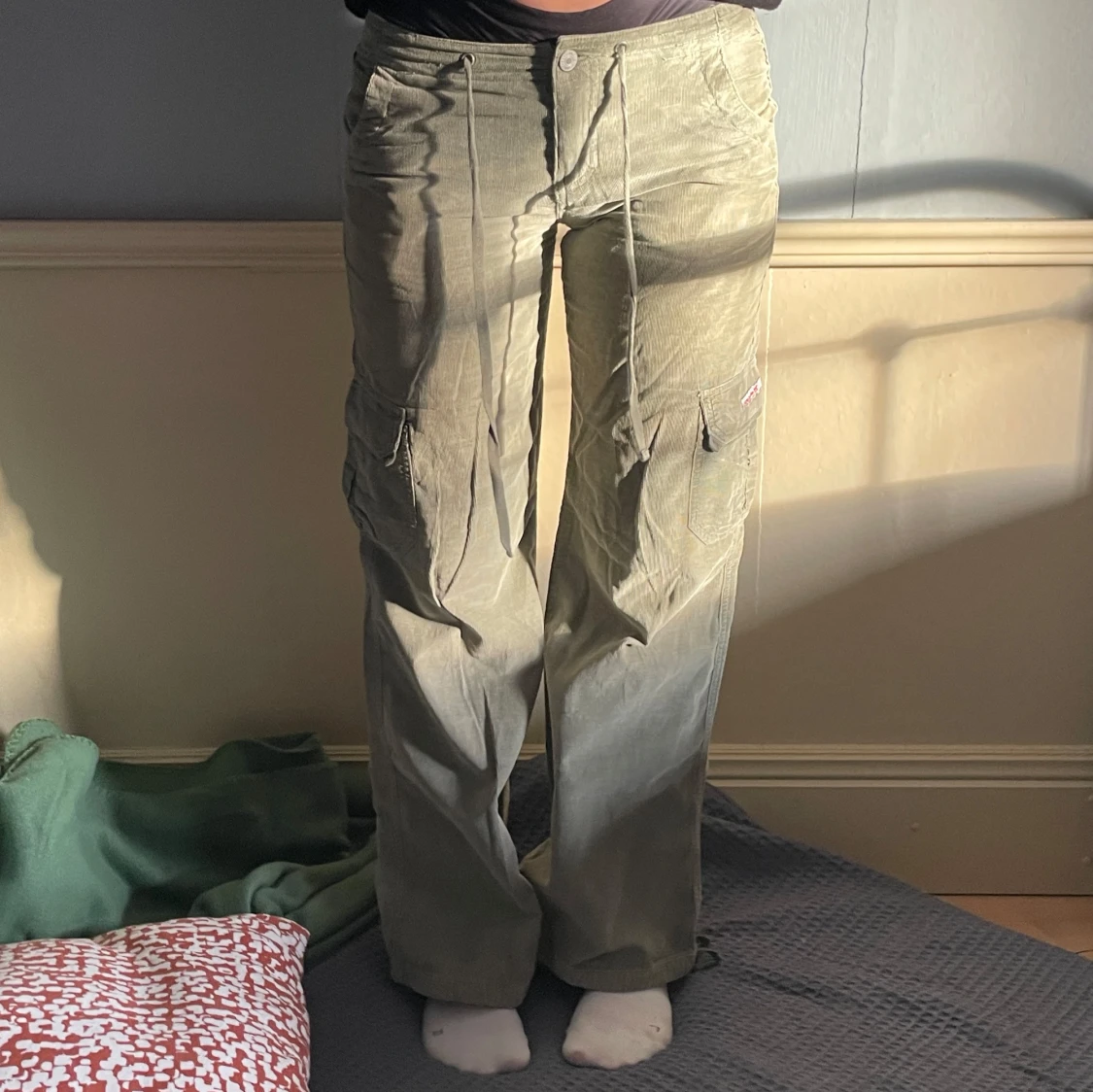 Lågmidjade cargobyxor - 92