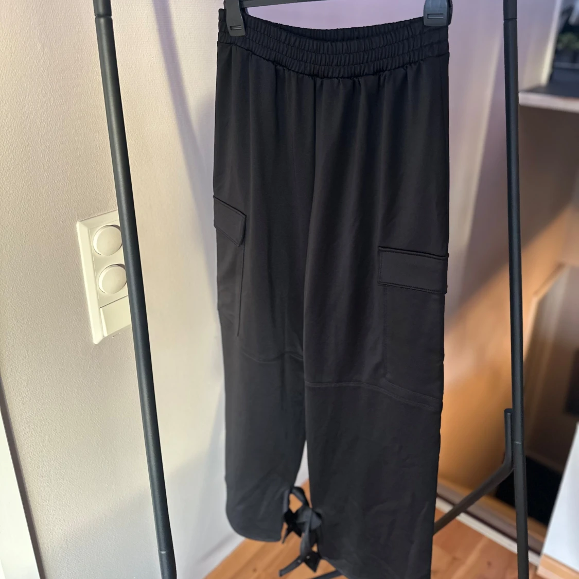 Svarta cargopants HM