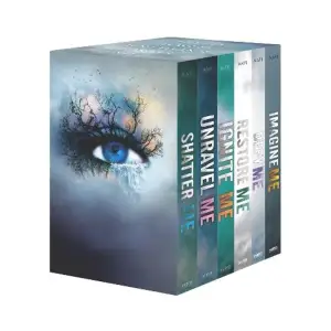 Juliette can kill with a touch--will she wield her power for good, or will it turn her into the monster she's always feared she truly is? Find out in the New York Times and USA Today bestselling Shatter Me series--all six novels are now available in this paperback box set!One touch is all it takes. One touch, and Juliette Ferrars can bring a grown man to his knees, begging for mercy. One touch, and she can kill.No one knows why Juliette has such incredible power. It feels like a curse, like too great a burden for one person alone to bear. But The Reestablishment sees her as an opportunity. As a deadly weapon. And they'll stop at nothing to shape her into what they want.Juliette has never fought for herself before. But when she's reunited with the one person who ever cared about her, she finds a strength she never knew she had.    Format Häftad   Omfång 2608 sidor   Språk Engelska   Förlag Harper Collins USA   Utgivningsdatum 2021-10-19   ISBN 9780063111356  