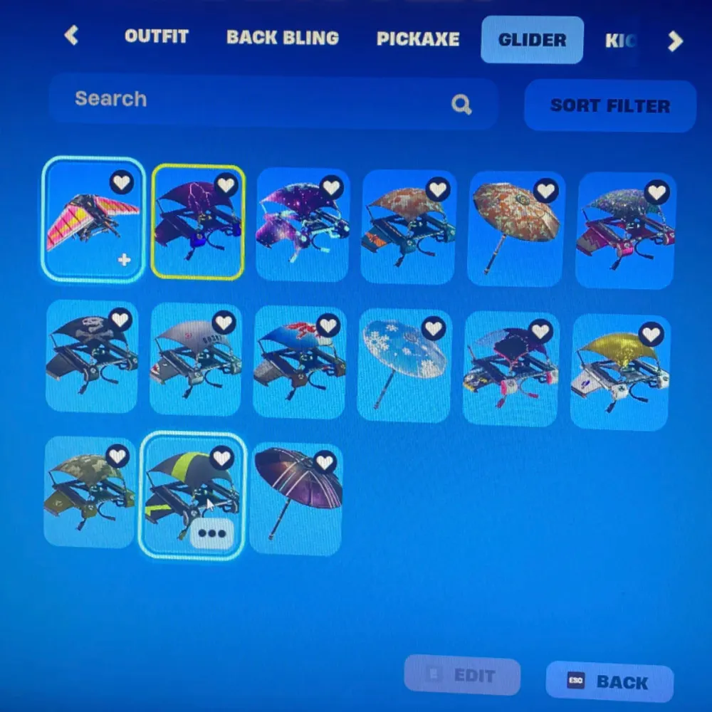 Fortnite-konto med exklusiva skins och sällsynta emotes erbjuds för byte eller överlåtelse. Vid seriöst intresse, skicka meddelande för mer info. Endast seriösa förfrågningar, tack!. Övrigt.