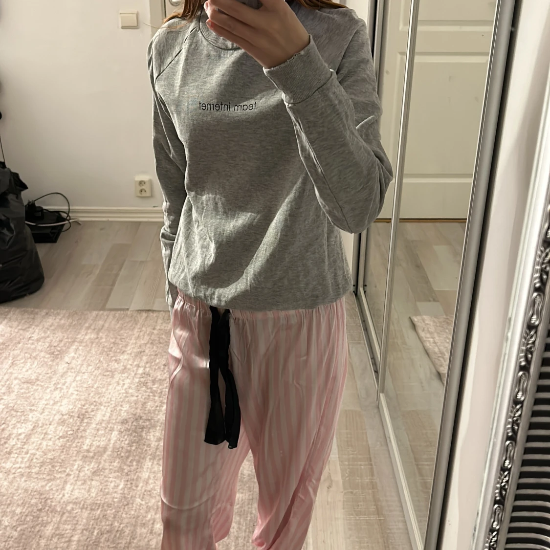 Grå tröja från DINGE - 91