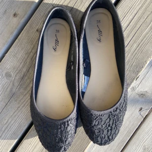 Ballerina skor  - Säljer dessa fina ballerina skor i spets storlek 38!❤️