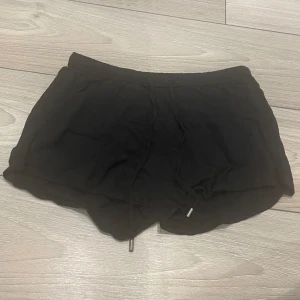 Skjorts - Fint skick. Finns i Stockholm 🌸