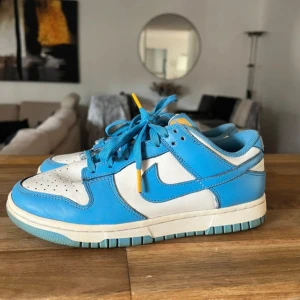 Nike Dunk Low - Nike Dunk Low Coast. Storlek 38. Köpta för 3200kr.