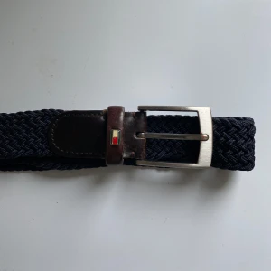 Tommy hilfiger bälte  - Knappt använt Tommy hilfiger bälte. Som ny
