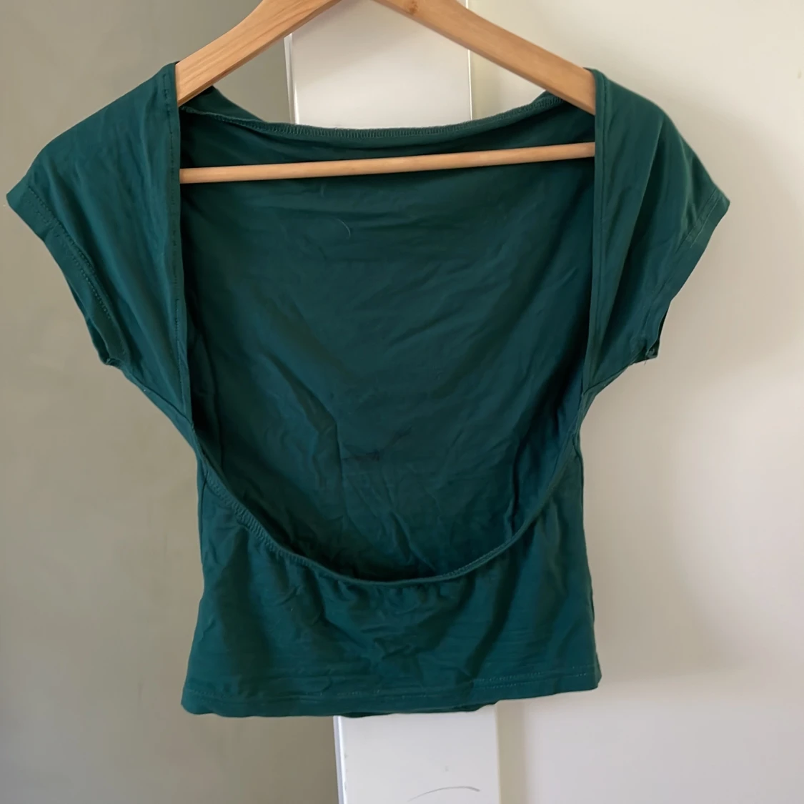 T-shirt med öppen rygg  - 90