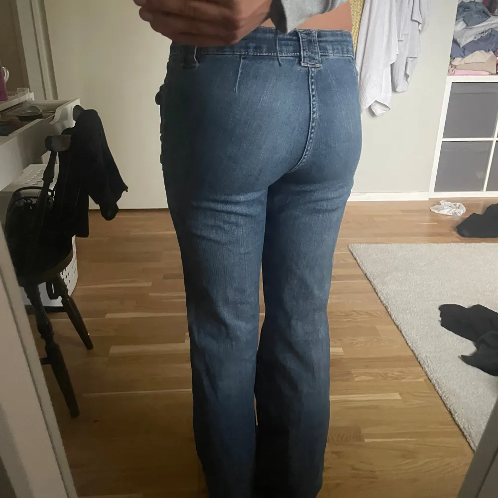 Fina jeans från hm med fickor fram . Jeans & Byxor.