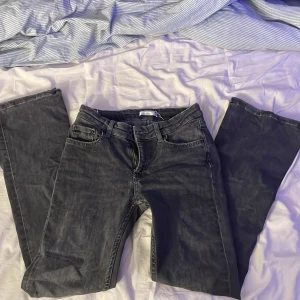 Midwaist bootcut jeans  - Säljer mina midwaist bootcut jeans från Gina Young för att jag inte använder dom längre❤️❤️storlek 152❤️❤️pris kan diskuteras 