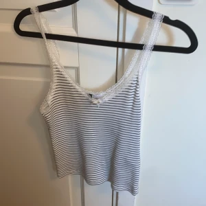 linne - gulligt linne med spetsband