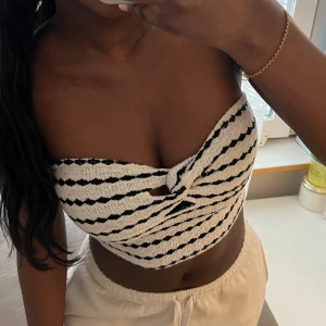 Bandou topp - Säljer denna fina bandou toppen i strl S💓