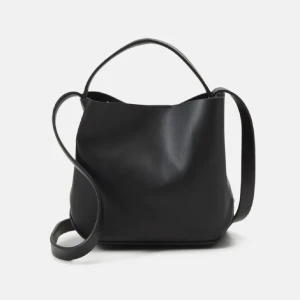 Vero Moda väska  - Svart Vero Moda väska, i nyskick. Just nu fri frakt! 