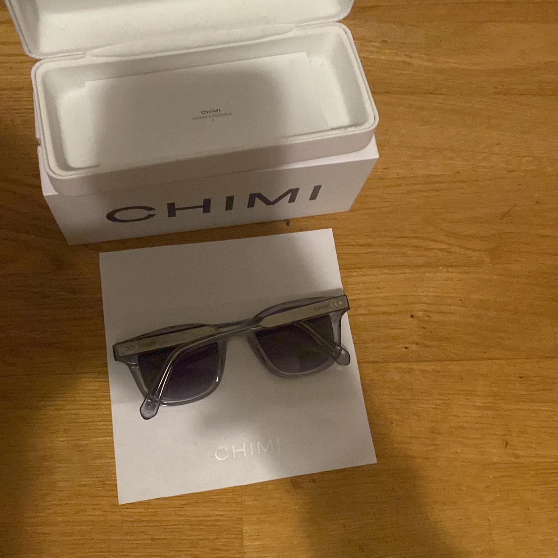 Transparenta solglasögon från CHIMI - 1