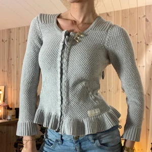 Kofta - SUPER snygg trekvartsärmad ish kofta💕💕