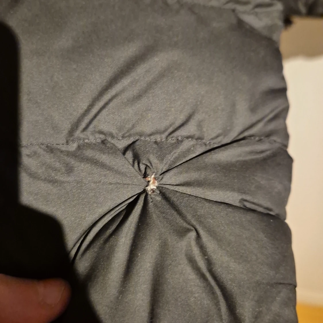 Svart dunjacka från Adidas - 2