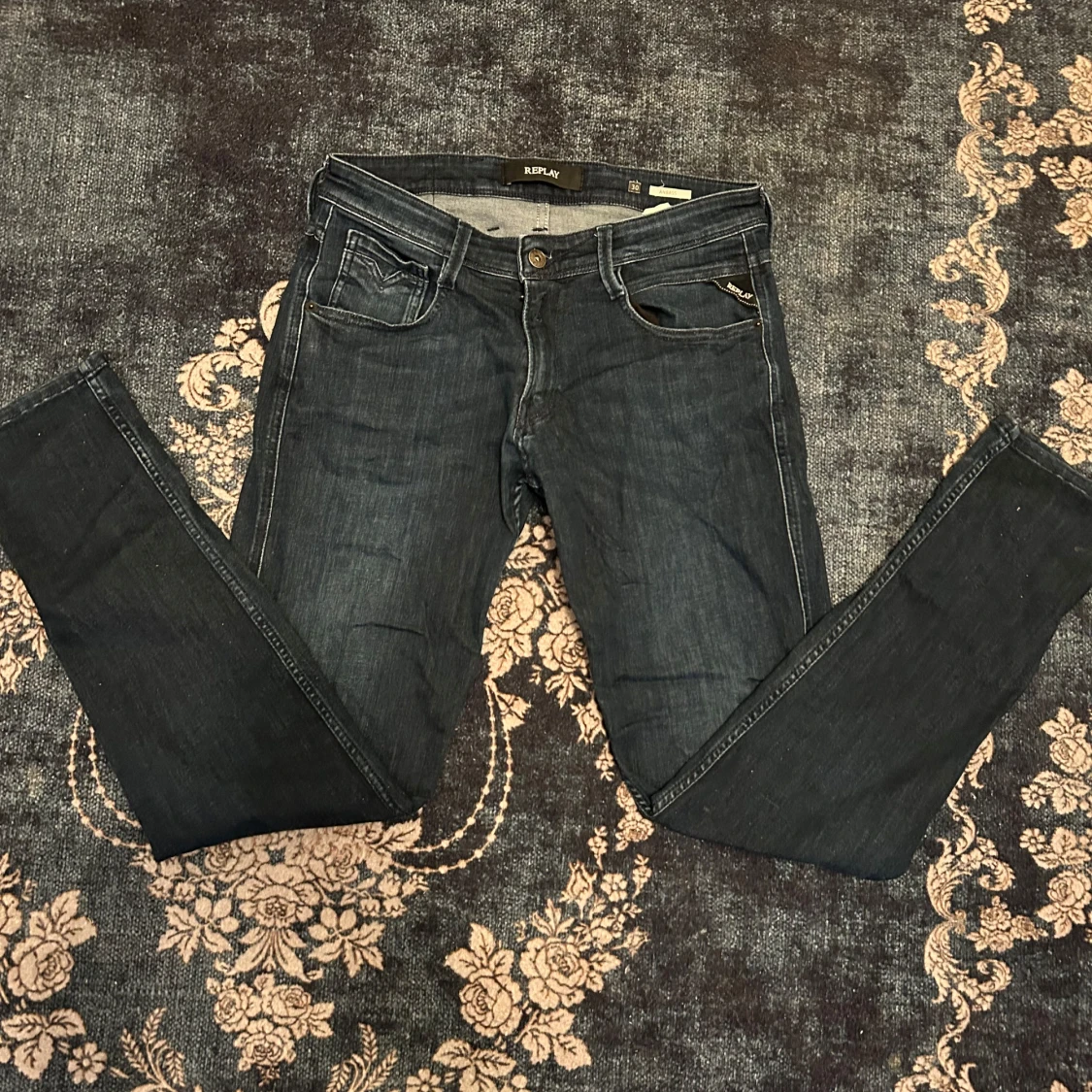 Mörkblå jeans från Replay
