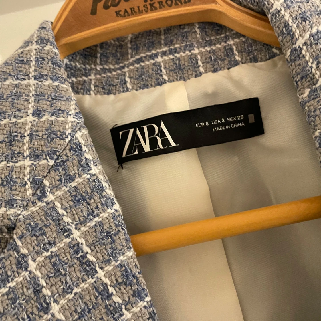 Rutig croppad kavaj från Zara - 3