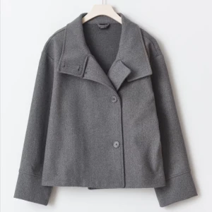 Short felt kappa - Short felt kappa från Gina, säljer då den inte används längre❣️