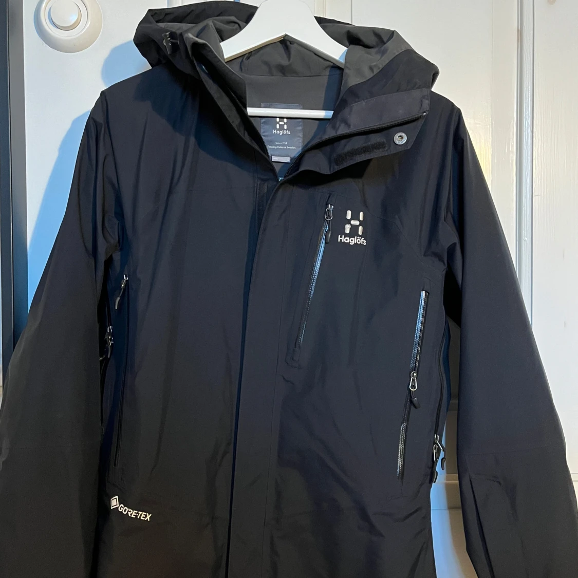 Svart skaljacka från Haglöfs