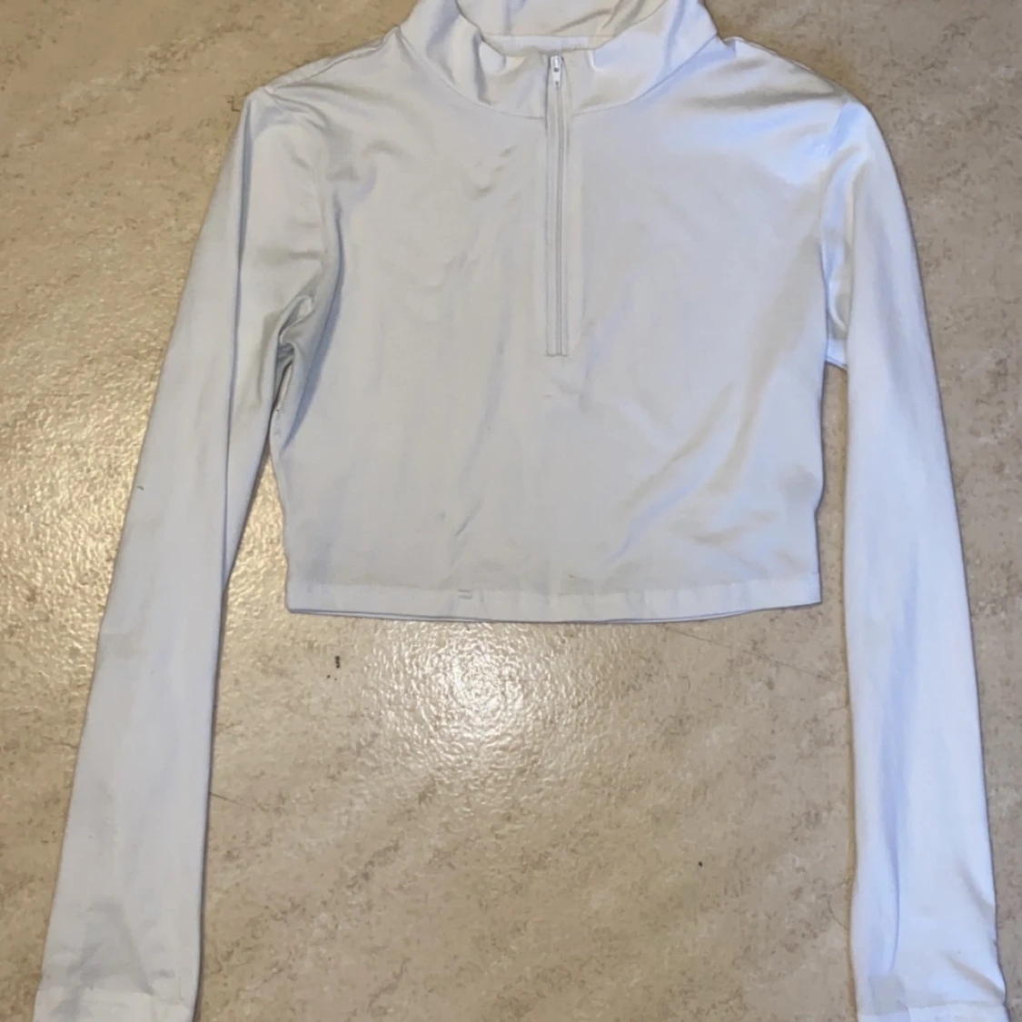 Vit långärmad tröja med dragkedja - 1