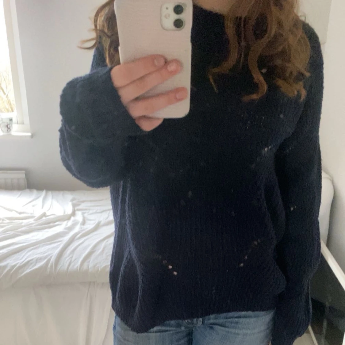 Mörkblå stickad tröja