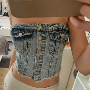 Jeans topp - aldrig använd, storlek S, 49kr🎀