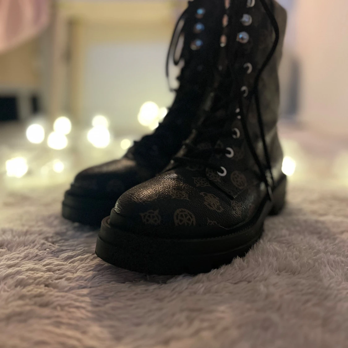 Guess boots