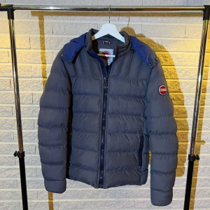 Colmar jacka - Snygg Colmar jacka, storlek S men passar upp även M. Bra skick. 16