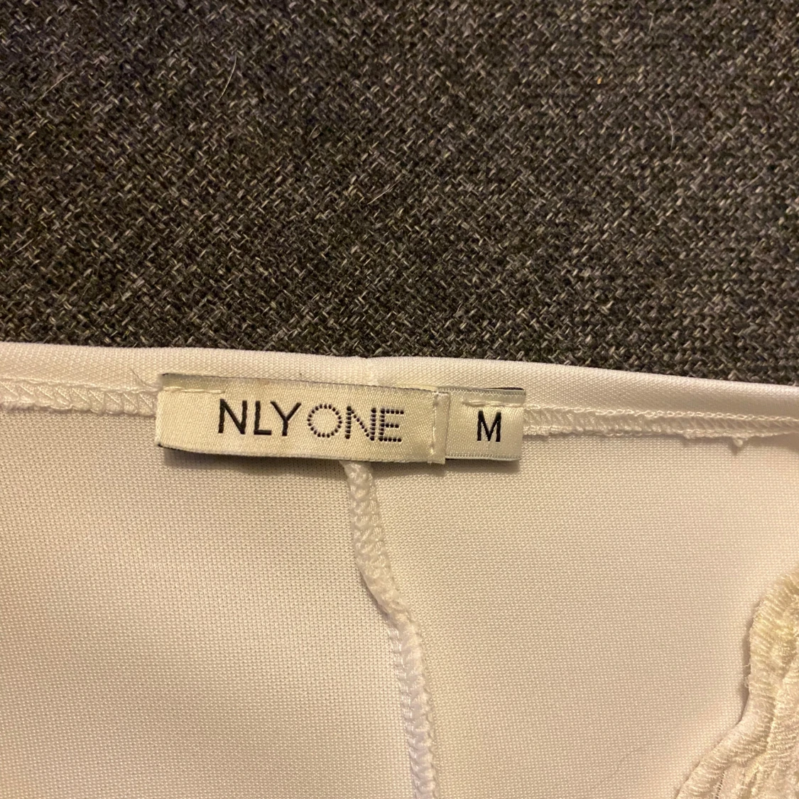 Vit spetsklänning från NLY One - 2