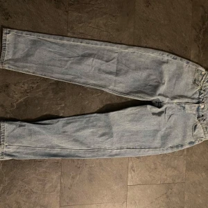 RYVLS jeans - Jeans från RYVLS, modell Urban loose denim i storlek W29L32. Skick 9/10