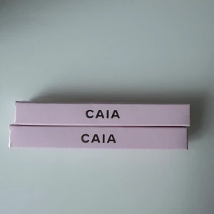 Ögonskuggspennor  - Ögonskuggspennor från Caia, aldrig öppnade! Båda ingår i priset 