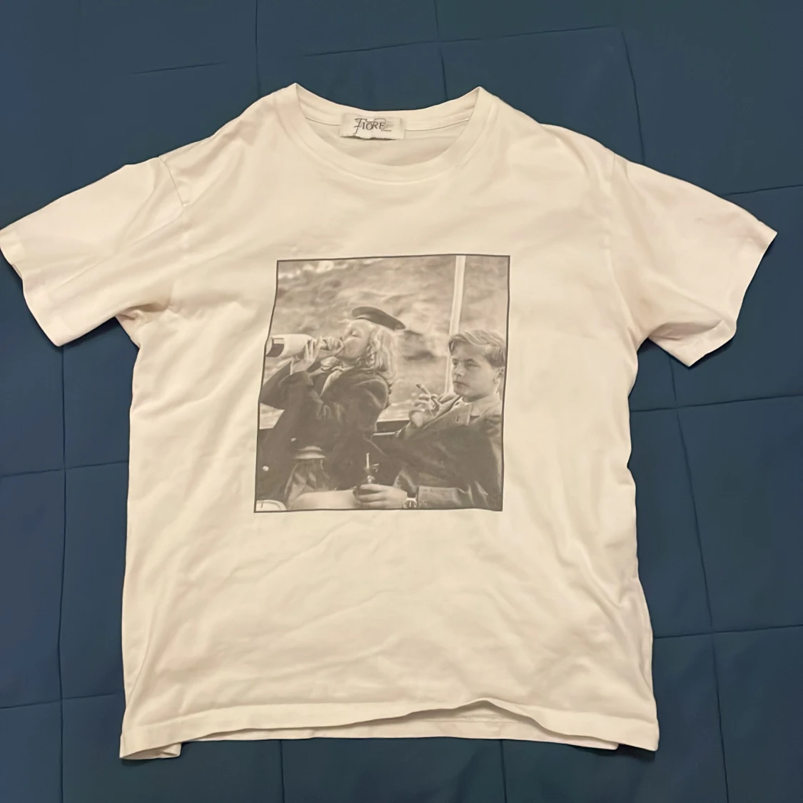 Vit t-shirt med tryck - 1