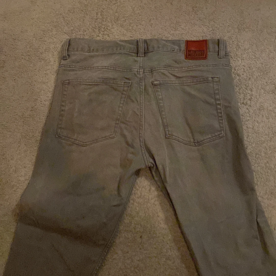 Grå jeans från Weekday - 1