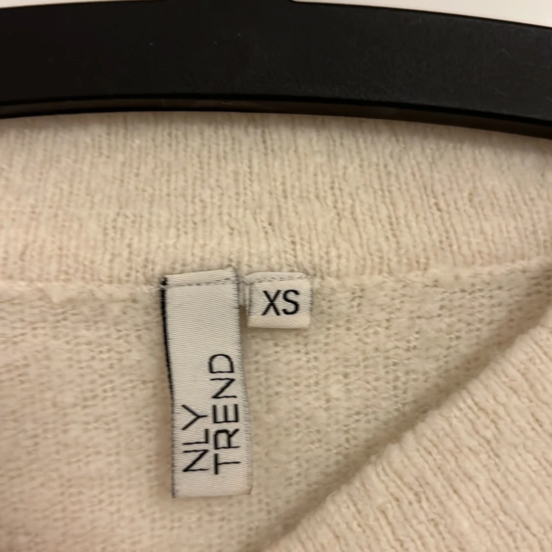 Vit stickad tröja från NLY Trend - 90