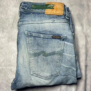 Nudie Jeans - | Nudie jeans modell Lean Dean i storlek 31/34 | Bra skick | För mer frågor är det bara att höra av dig |