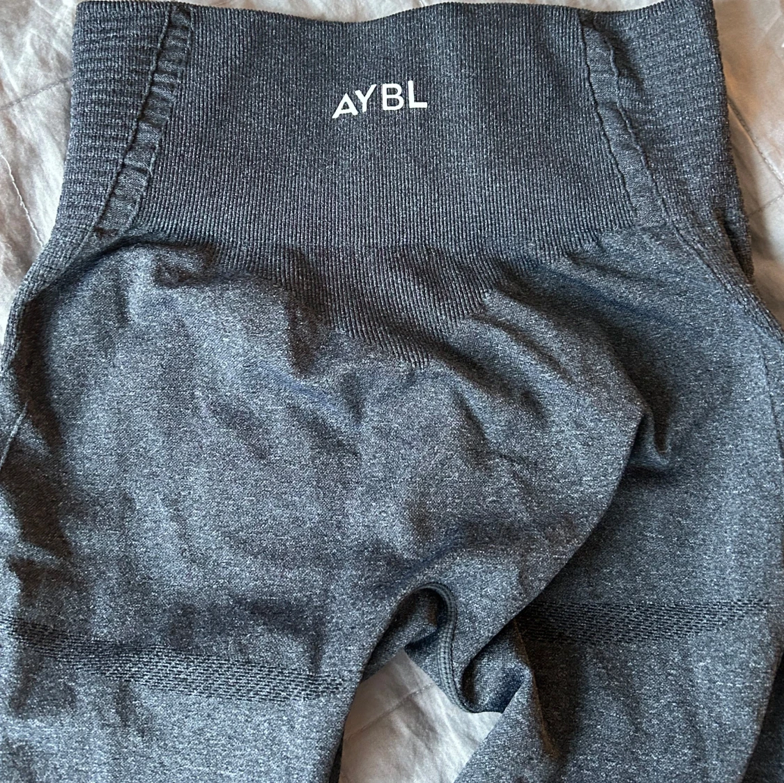 Grå leggings från AYBL - 91