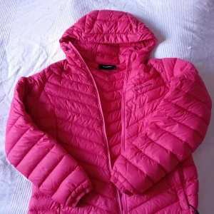 Peak Performance - Stl xl, dunet har flugit runt, känns lite tunn pga detta.