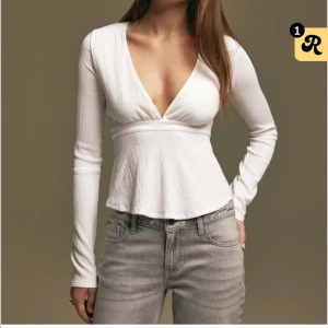 Vit tröja  - Aldrig använt den, köpt från Nelly för 299kr