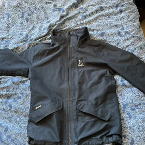 Haglöfs - Helt okej skick, passar upp till 170!!