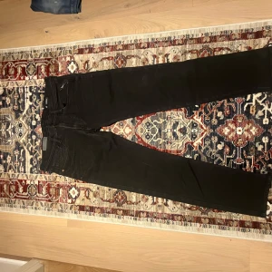 Replay jeans hyperflex - 34W 32L riktigt sköna knappast använda för dem va för små.