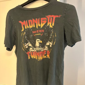 Retro t-shirt - Retro T-shirt från Ginatricot💕oversized💕